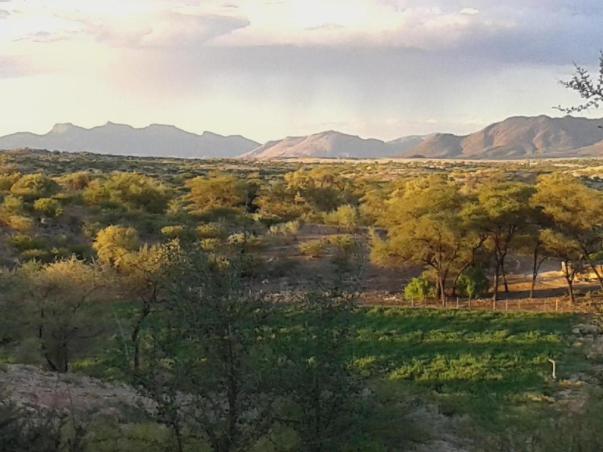 Uitkyk Guest Farm Hotel Usakos Luaran gambar